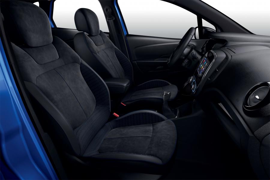 Интерьер Renault Captur S-Edition 2018 года  (фото 8 из 8)